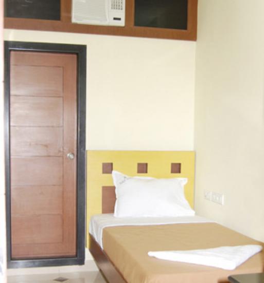 Hotel Balaji Grand Kākināda Zimmer foto