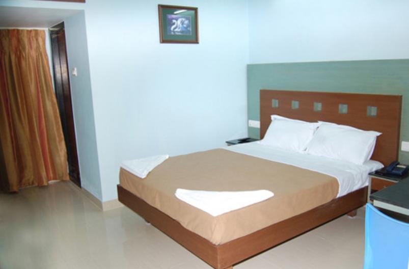 Hotel Balaji Grand Kākināda Zimmer foto
