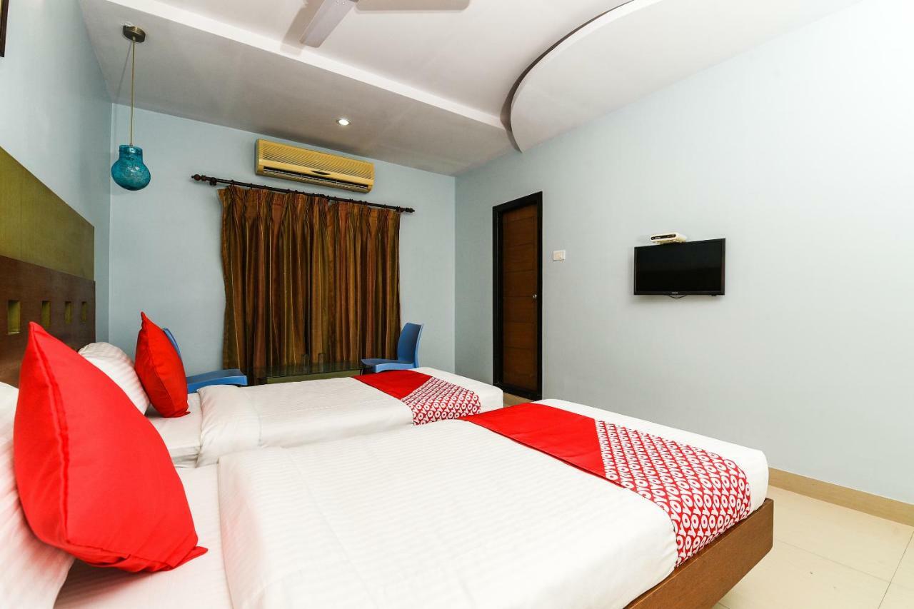 Hotel Balaji Grand Kākināda Exterior foto