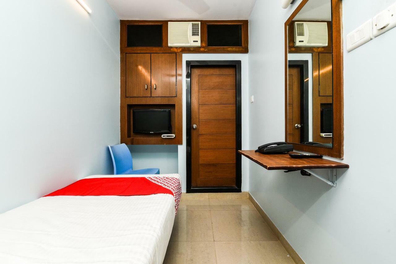 Hotel Balaji Grand Kākināda Exterior foto