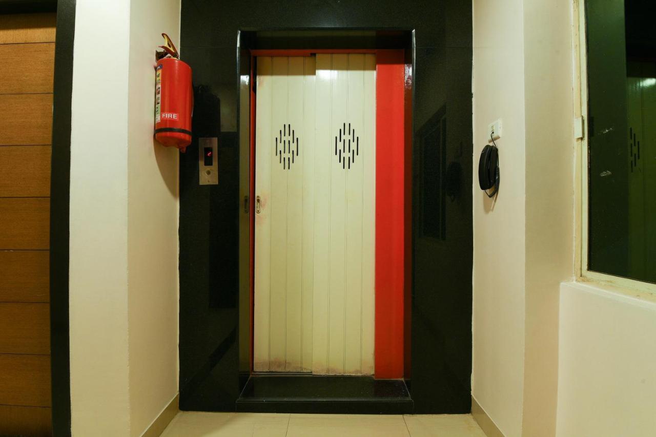 Hotel Balaji Grand Kākināda Exterior foto